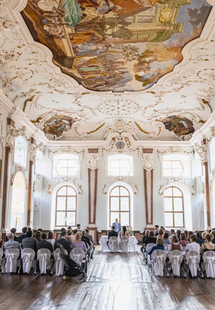 Standesamtliche Hochzeit in einem Barocken Saal